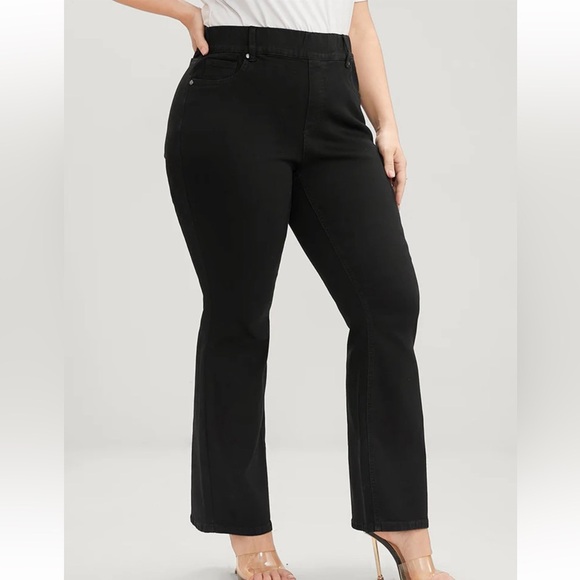 BloomChic Bootcut 4XL Slightly Stretchy High Rise Black Wash Pocket Full Jeans - Picture 3 of 7